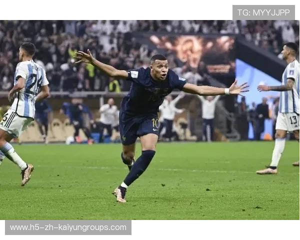 世界杯姆巴佩精准挑传撬开对手禁区创造机会